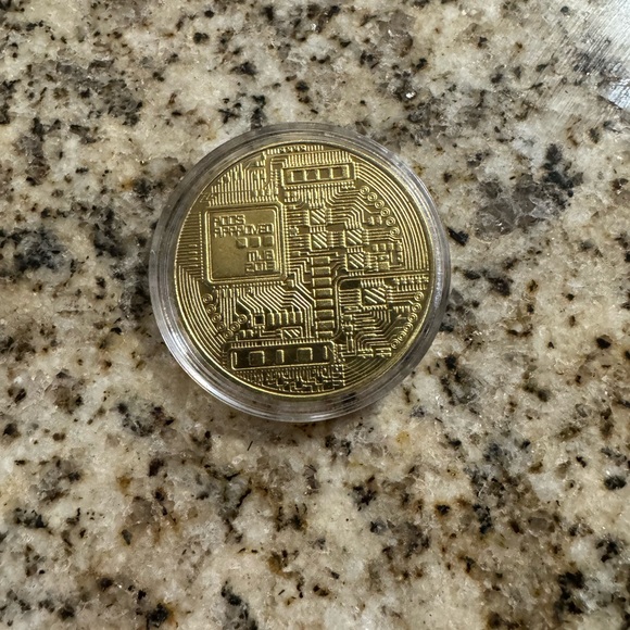 Bitcoin Physical Coin - Picture 2 of 5